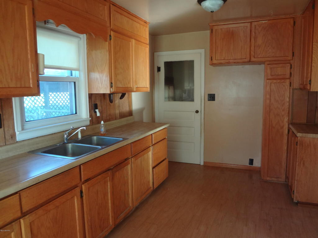 202 N Second St, Cassopolis, MI 49031 photo 3