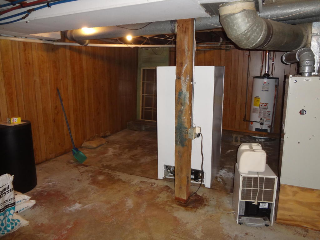 202 N Second St, Cassopolis, MI 49031 photo 11