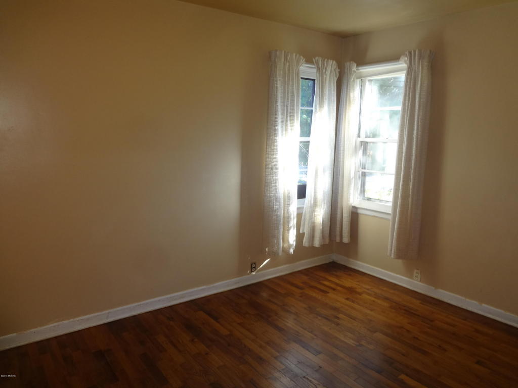 202 N Second St, Cassopolis, MI 49031 photo 8