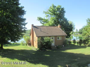 5581 Paradise Dr, Reading, MI 49274 photo 1