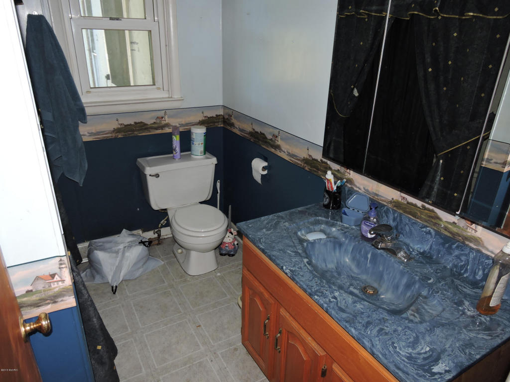 11192 E Washington Rd, Wheeler, MI 48662 photo 15
