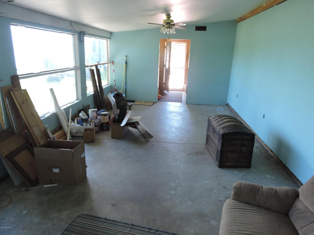 11192 E Washington Rd, Wheeler, MI 48662 photo 13
