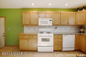 425 River St, Belding, MI 48809 photo 9