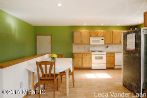 425 River St, Belding, MI 48809 photo 7