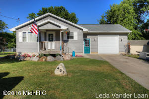 425 River St, Belding, MI 48809 photo 1