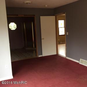 201 Earle St, Belding, MI 48809 photo 10