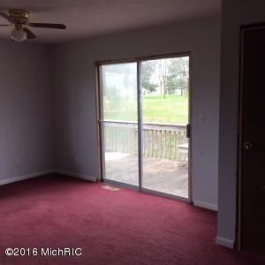 201 Earle St, Belding, MI 48809 photo 9