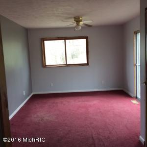 201 Earle St, Belding, MI 48809 photo 11