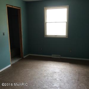 201 Earle St, Belding, MI 48809 photo 15