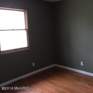201 Earle St, Belding, MI 48809 photo 16