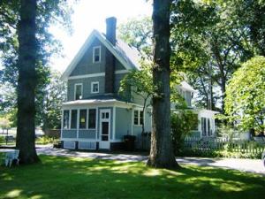413 E Front St, Buchanan, MI 49107 photo 2