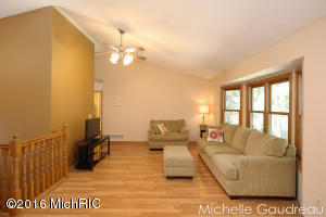 4124 White Pine Dr, Dorr, MI 49323 photo 3