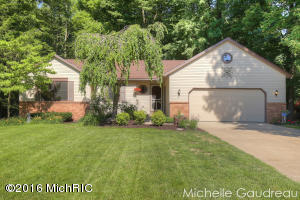 4124 White Pine Dr, Dorr, MI 49323 photo 1