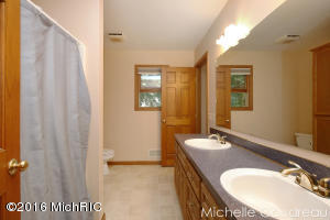 4124 White Pine Dr, Dorr, MI 49323 photo 18