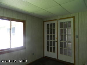 89 E Fourth St, Shelby, MI 49455 photo 12
