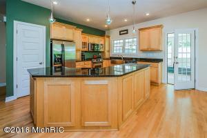 396 Upton Dr, St. Joseph, MI 49085 photo 4