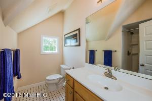 396 Upton Dr, St. Joseph, MI 49085 photo 11