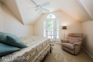 396 Upton Dr, St. Joseph, MI 49085 photo 10