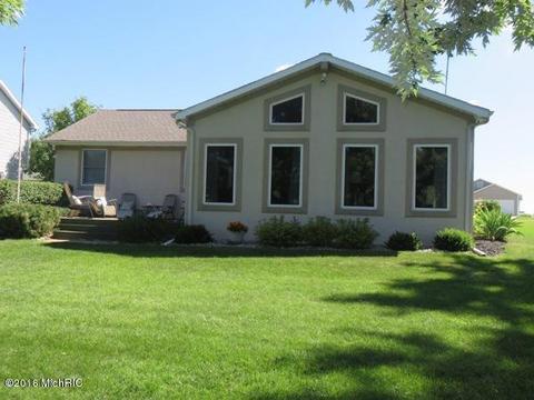 1036 Bayview Dr, Coldwater, MI 49036 photo 1