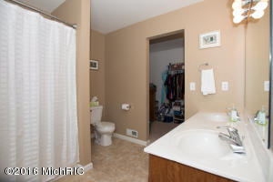 330 Catera Ct, Springfield, MI 49037 photo 14