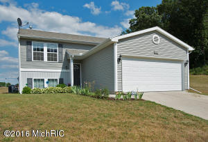 330 Catera Ct, Springfield, MI 49037 photo 2