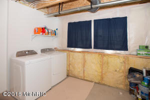 330 Catera Ct, Springfield, MI 49037 photo 21