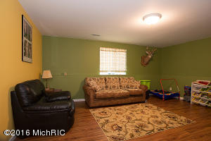 330 Catera Ct, Springfield, MI 49037 photo 18