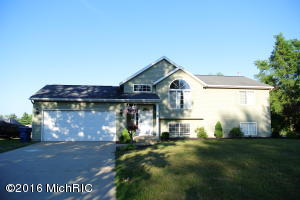 4013 Otuna Dr, Dorr, MI 49323 photo 1