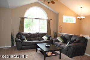 4013 Otuna Dr, Dorr, MI 49323 photo 4