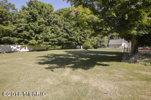 216 13th St, Plainwell, MI 49080 photo 17