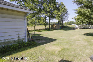 216 13th St, Plainwell, MI 49080 photo 16
