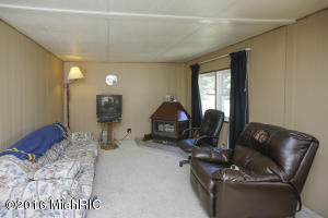 216 13th St, Plainwell, MI 49080 photo 3