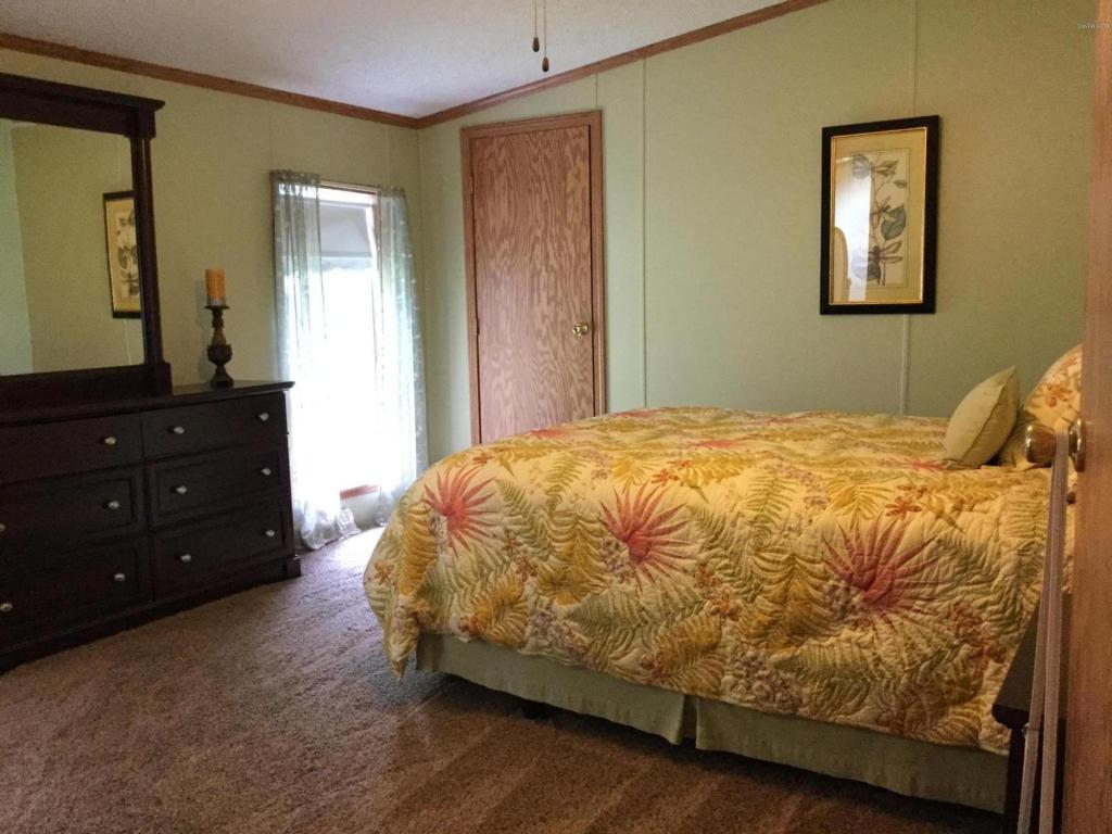 5701 E Riverside Dr, Lyons, MI 48851 photo 7
