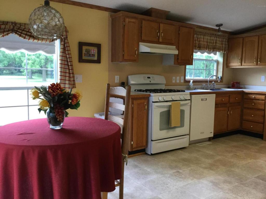 5701 E Riverside Dr, Lyons, MI 48851 photo 2