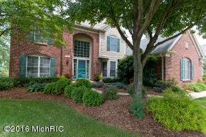 60 Fox Point Ct NE, Ada, MI 49301 photo 1