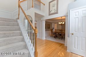 60 Fox Point Ct NE, Ada, MI 49301 photo 3