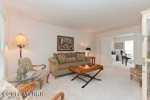 60 Fox Point Ct NE, Ada, MI 49301 photo 11
