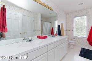 60 Fox Point Ct NE, Ada, MI 49301 photo 22
