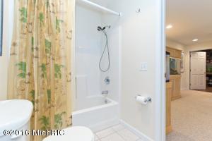 60 Fox Point Ct NE, Ada, MI 49301 photo 29