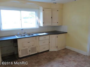 785 S Washington St, Constantine, MI 49042 photo 5