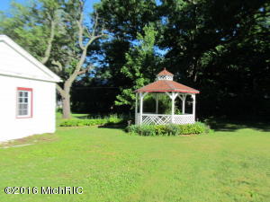 785 S Washington St, Constantine, MI 49042 photo 3