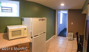 4986 Red Pine Dr, Grant, MI 49327 photo 9