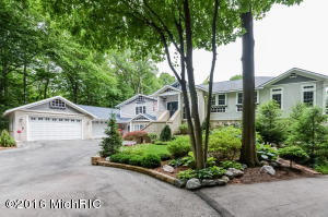 16500 Hickory St, Spring Lake, MI 49456 photo 1