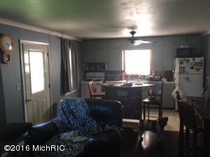 165 W Clinton St, Constantine, MI 49042 photo 2