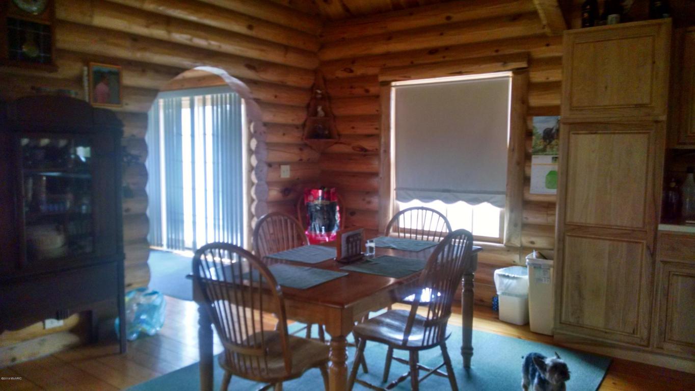 3688 S Ferris Rd, Sumner, MI 48889 photo 4