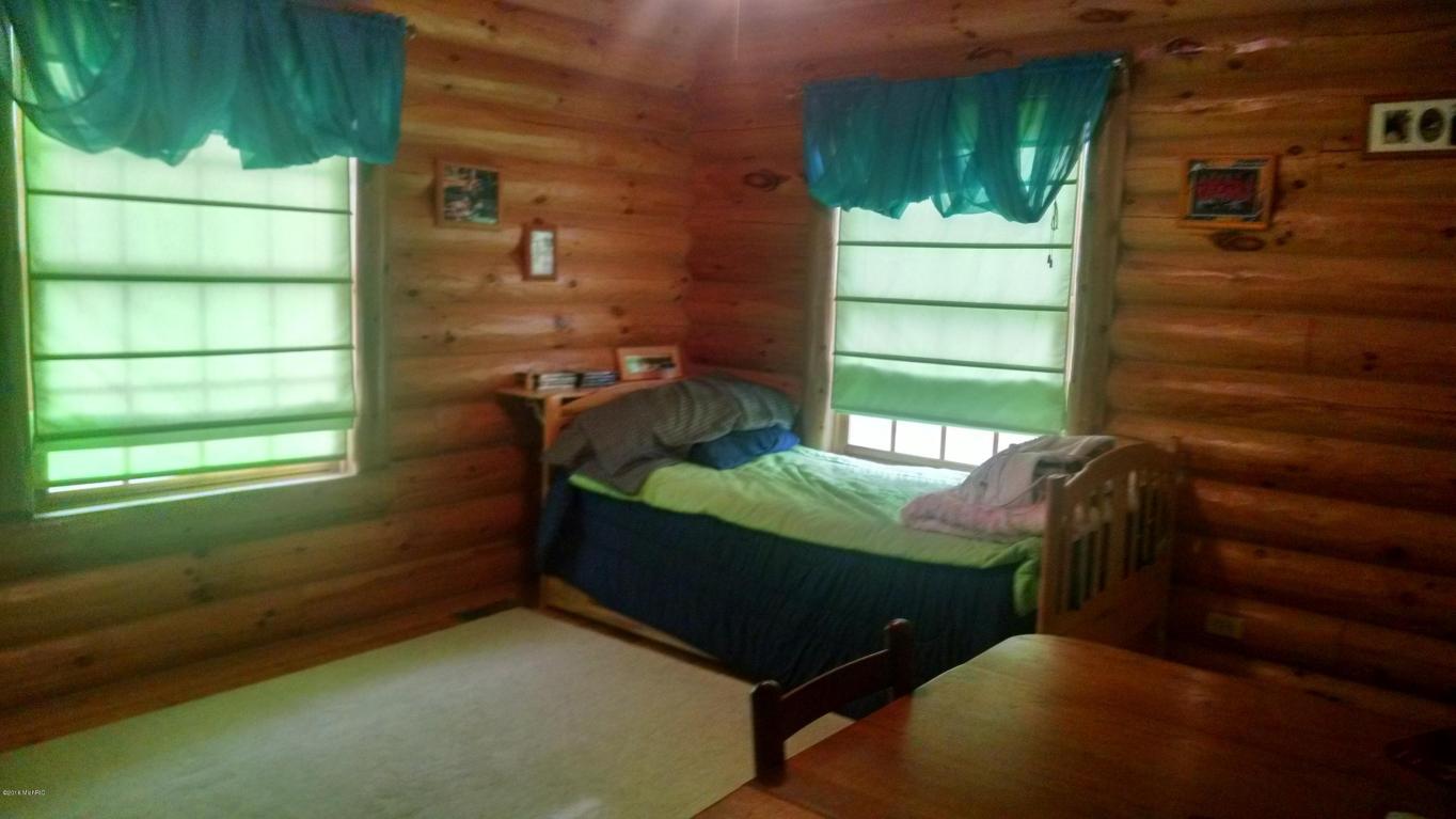 3688 S Ferris Rd, Sumner, MI 48889 photo 6