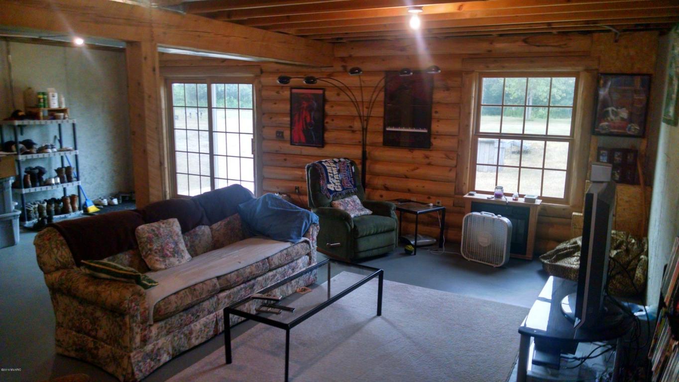 3688 S Ferris Rd, Sumner, MI 48889 photo 16