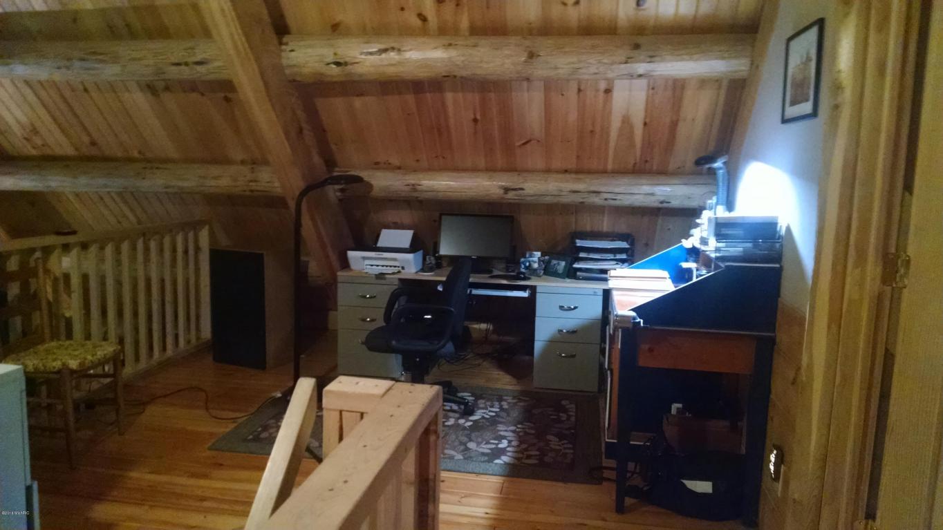 3688 S Ferris Rd, Sumner, MI 48889 photo 12