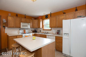 915 E Bridge St, Plainwell, MI 49080 photo 10