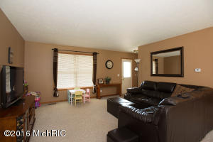 915 E Bridge St, Plainwell, MI 49080 photo 6
